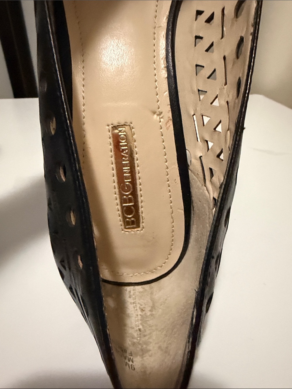 BCBGeneration Black Upper Leather Laser-Cut Pointed Toe Heels Size 9M/39 - Picture 4 of 15